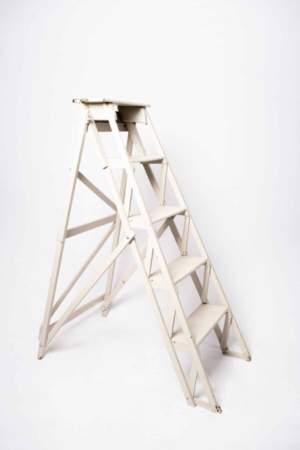Escabeau en bois