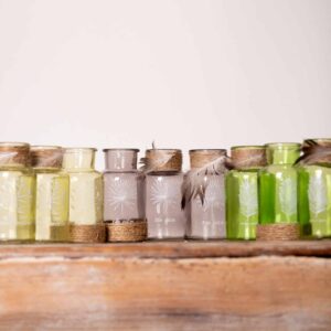 Petits vases colorés