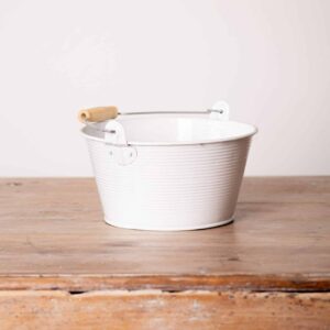 Pot en métal blanc